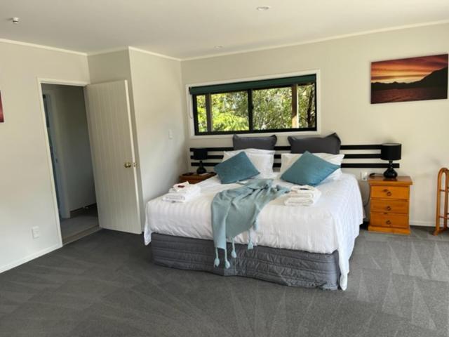 Treetops Cottage At The Castle Whitianga Ngoại thất bức ảnh